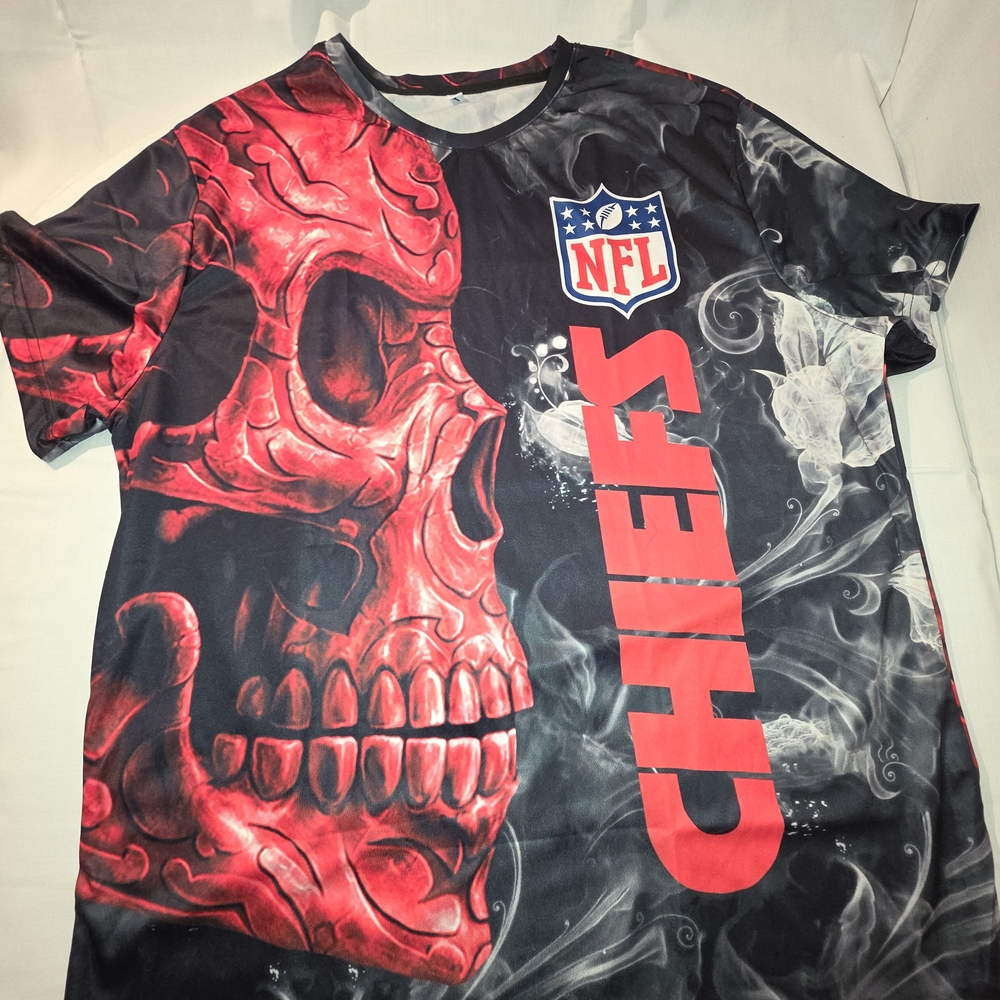 NFL Chiefs Skullface Red and Black Short Sleeve Tee